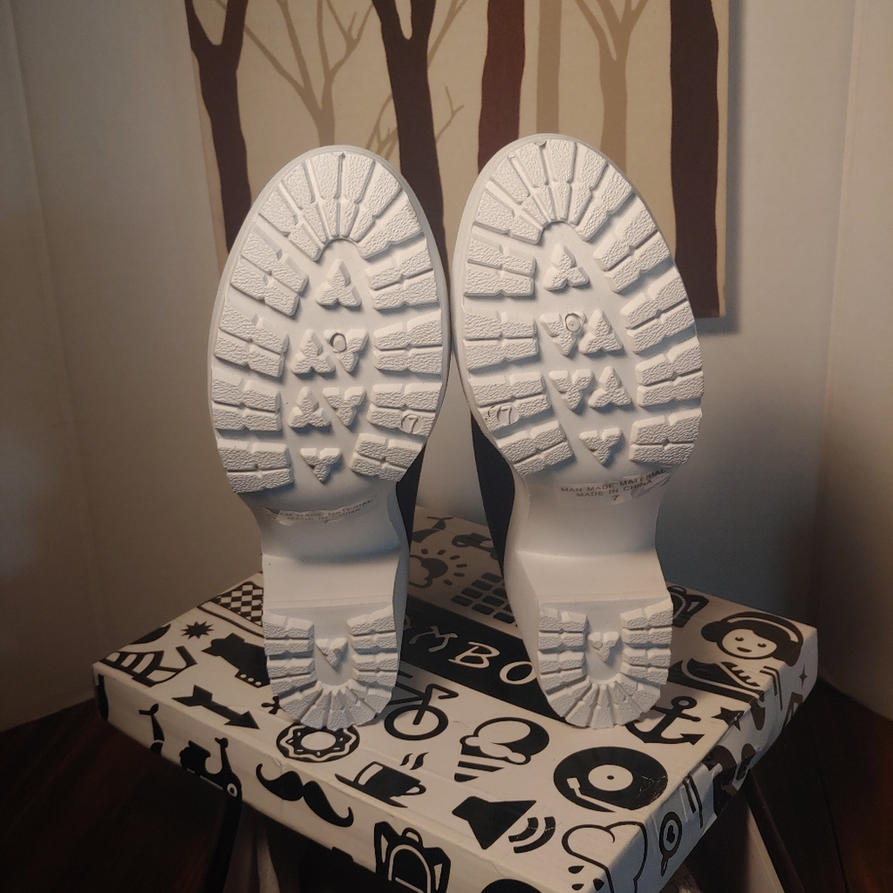 Refresh Women's Heel Boot - Picture 10 of 12